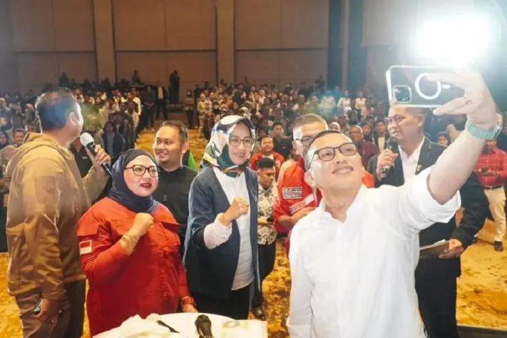 Hadir di Politalk Fest,...