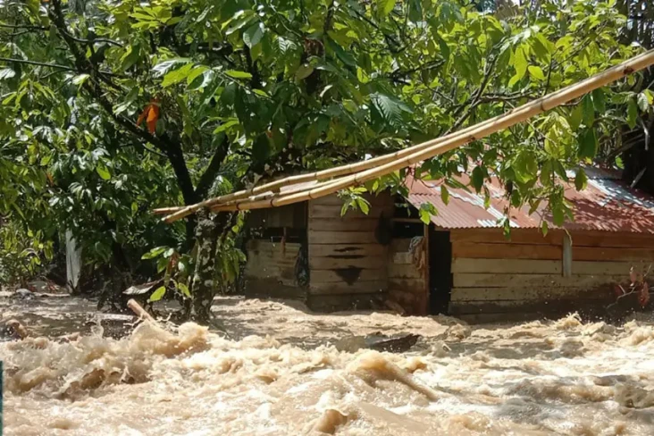 Banjir Terjang 28 Desa...