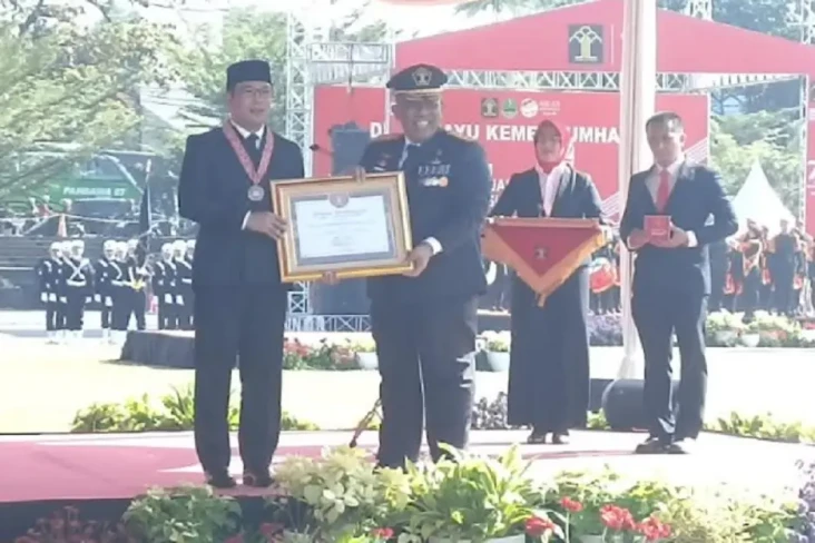 Jelang Lengser, Ridwan...