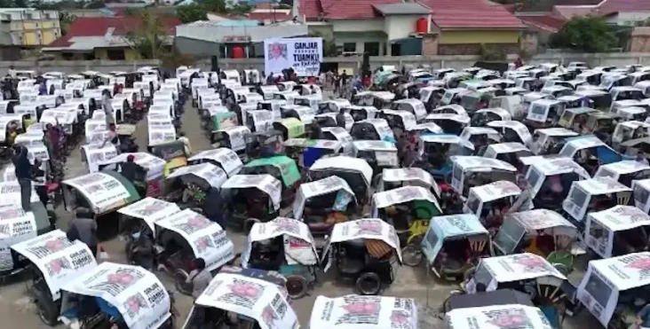 Dukung Ganjar, Relawan...