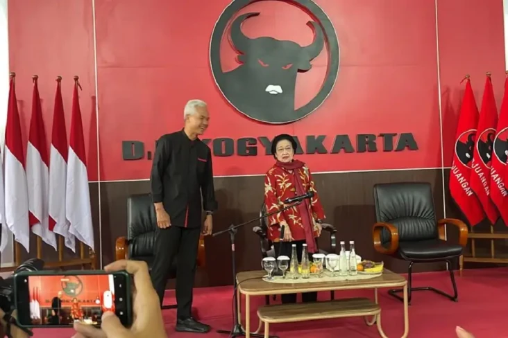 Megawati Tepis Opini...