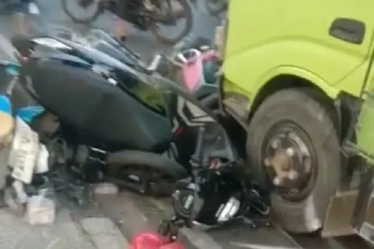 Sopir Truk yang Tabrak...