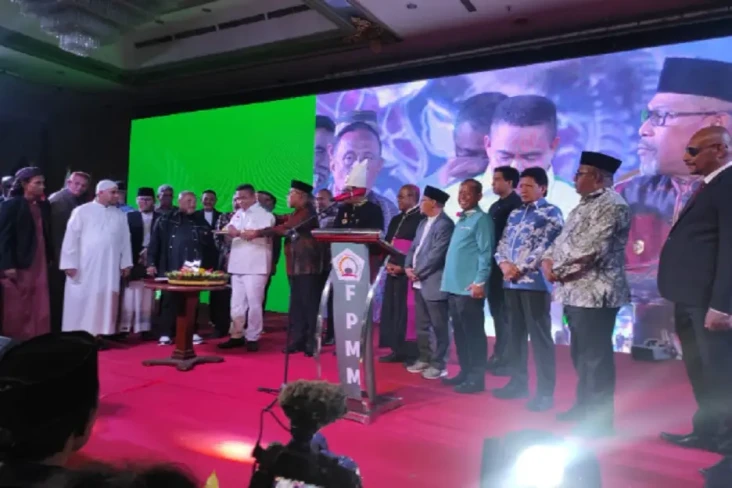 Front Pemuda Muslim...