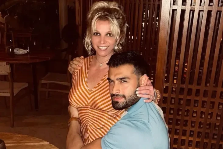 Britney Spears dan Sam...