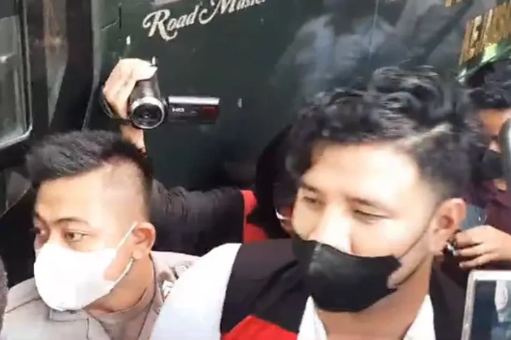 Ammar Zoni Jalani Sidang...