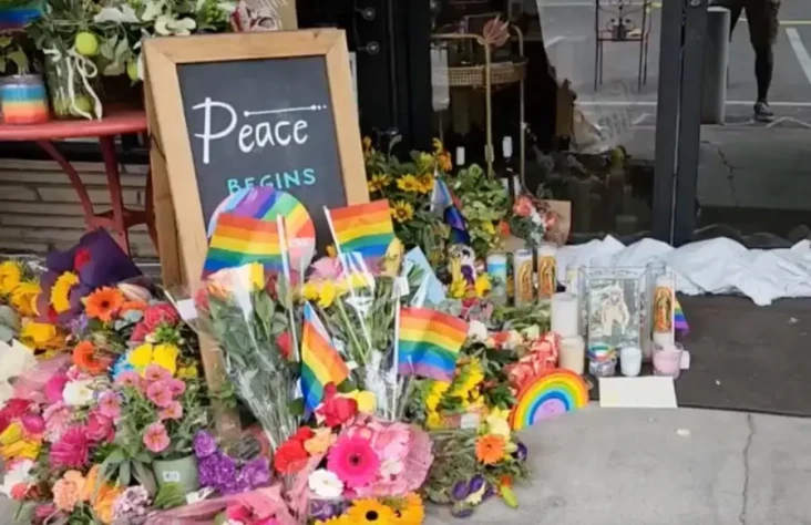 Kibarkan Bendera LGBTQ+...