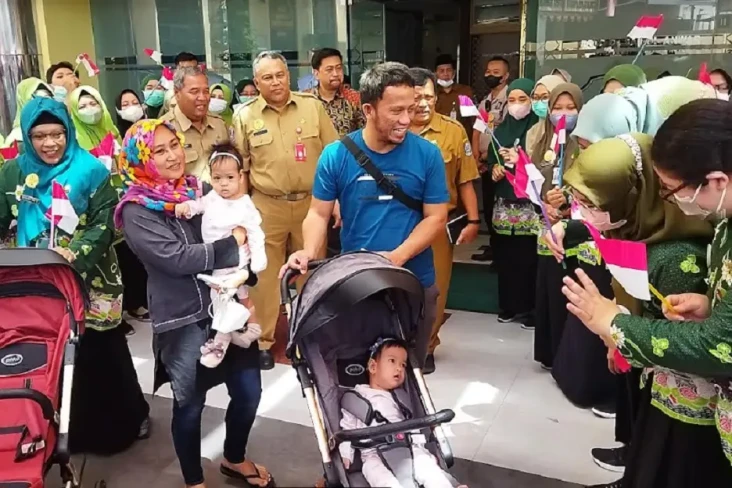 Kisah Bahagia Orang...