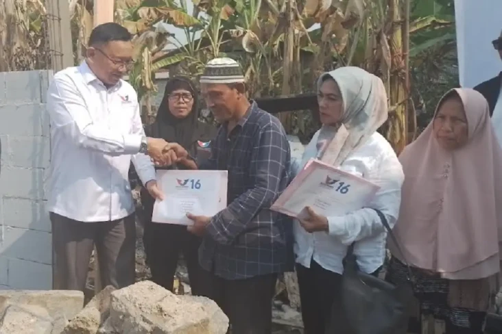 Partai Perindo Salurkan...