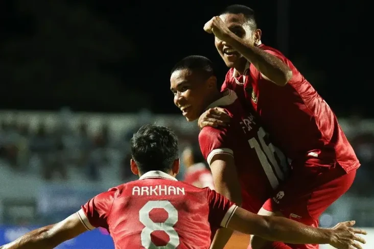 Turun Minum, Timnas...