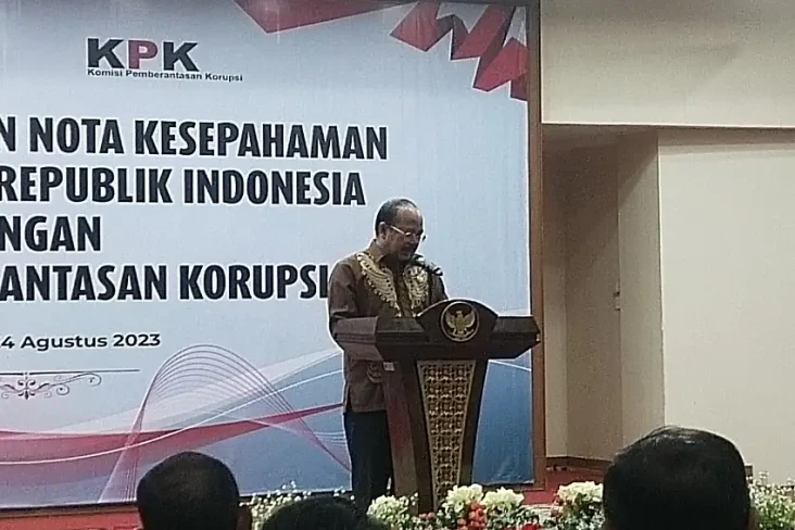 Ketua KY Ungkap Kusutnya...