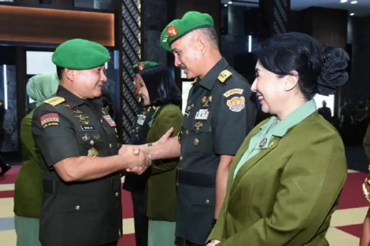 Resmi Menjabat Irjenad,...