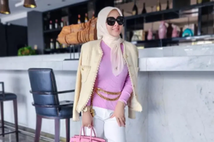 Syahrini Curi Perhatian...