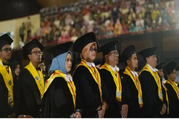 UGM Wisuda 1.541 Lulusan,...