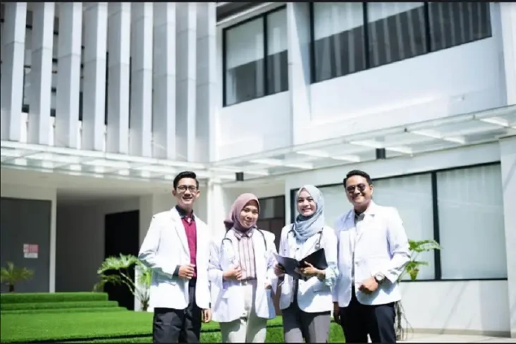 Berapa Lama Kuliah Kedokteran...