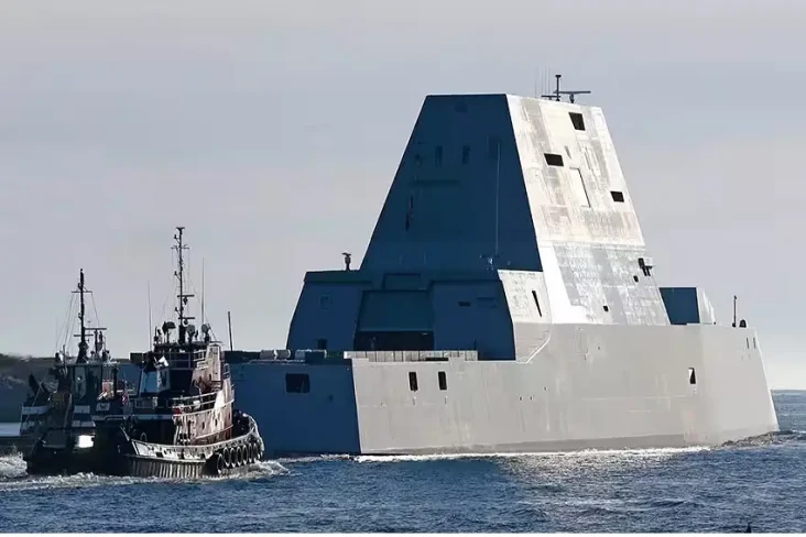 Kapal Perang Raksasa...