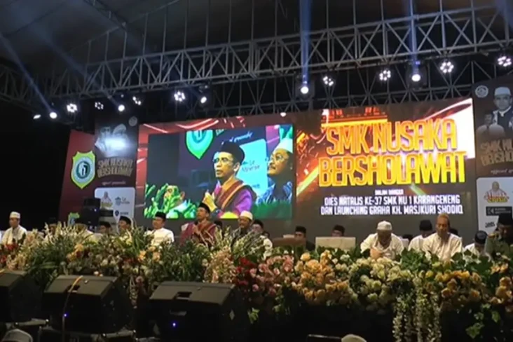 Hadiri Dies Natalis...