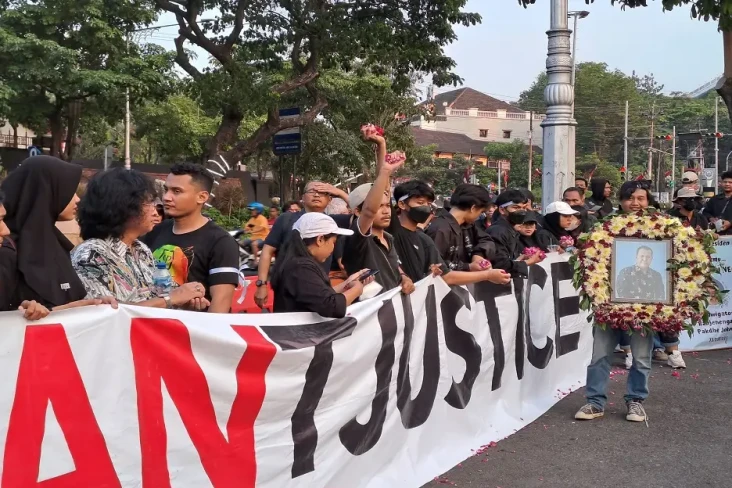Pengungkapan Pembunuhan...