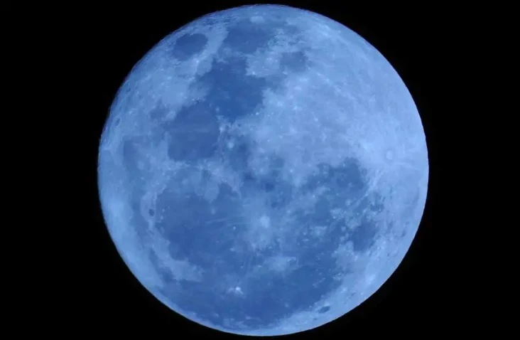 Supermoon Biru yang...