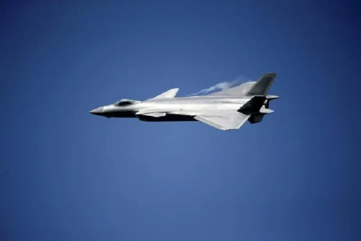 Lawan Jet Siluman J-20...
