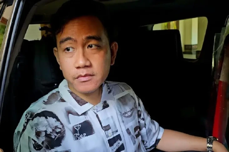 Budiman Sudjatmiko Dipecat...