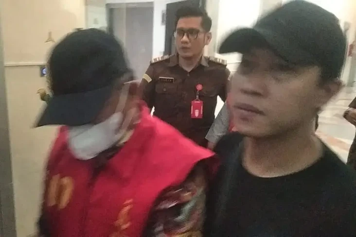 Diduga Korupsi Uang...