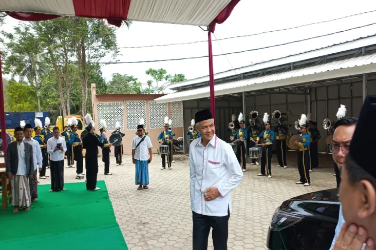Hadiri Silaturahmi Masyayikh...