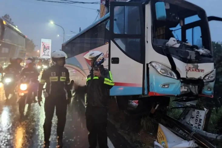 Kronologi Bus Kecelakaan...