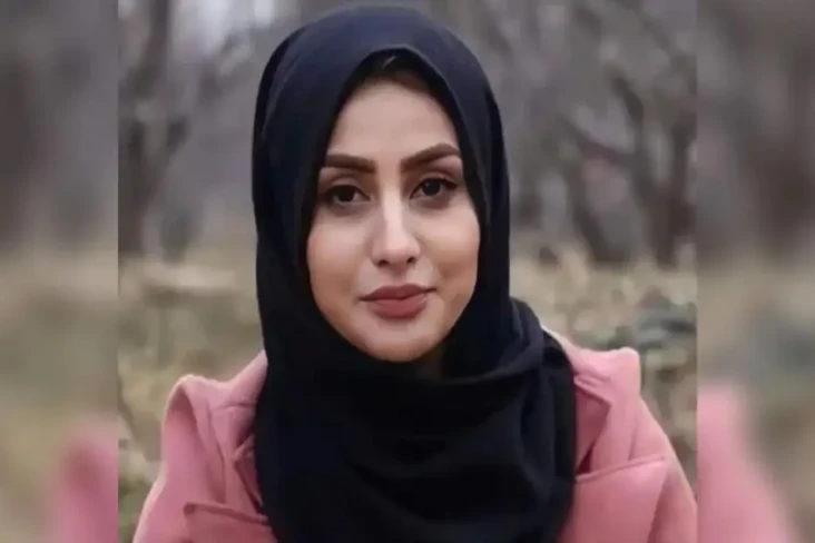 YouTuber Cantik Hora...