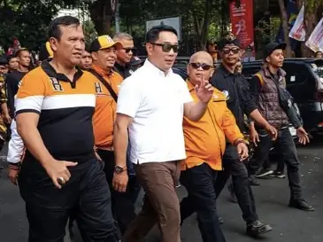Hadiri Jalan Sehat Hati...