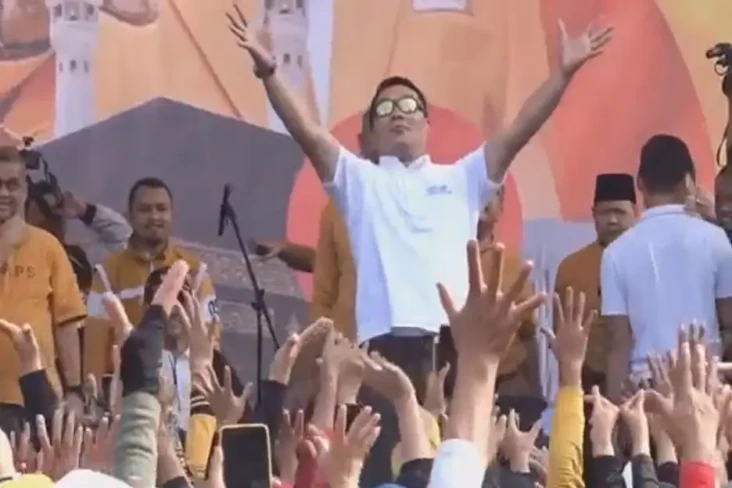 Hadiri Jalan Sehat Partai...