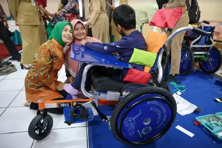 Putrinya Terima Kursi...