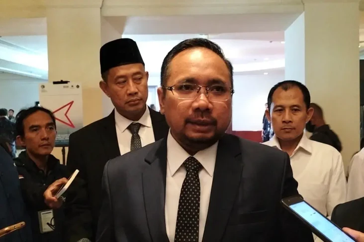 Menag Larang Atribut...