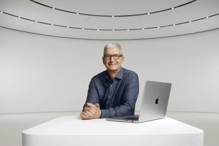 CEO Apple Tim Cook Menolak...