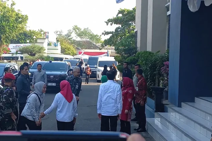Ganjar Pranowo Dampingi...
