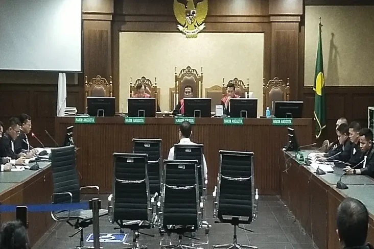 Rafael Alun Habiskan...