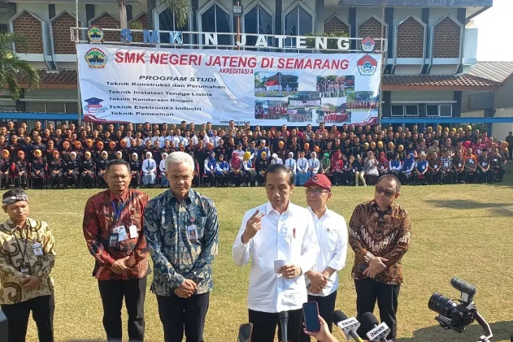 Presiden Jokowi Puji...