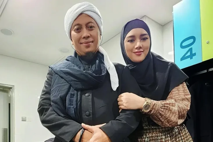 Bebi Silvana Istri Opick...