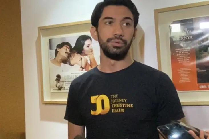 Reza Rahadian Bahas...