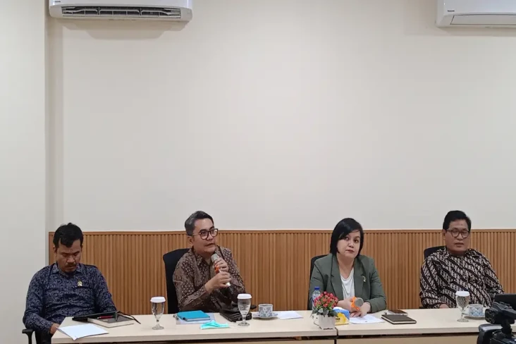 Komnas HAM dan LPSK...