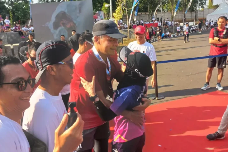 Ikut Lomba Marathon...