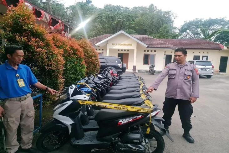 Polisi Temukan 10 Motor...