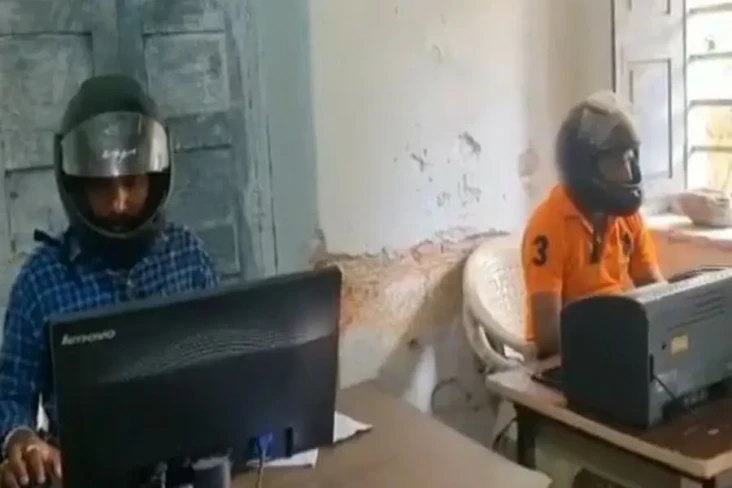 Viral, PNS Kerja Pakai...