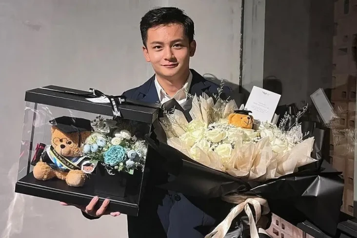 Randy Martin Jadi Sarjana,...