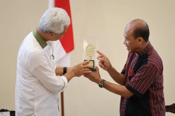 Ganjar Pranowo Mendapat...