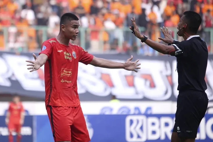Persija Diimbangi Persib,...