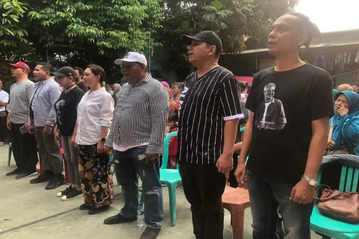 Ratusan Orang Antusias...
