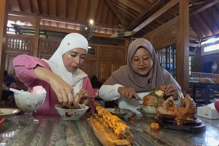 Menikmati Sensasi Rasa...