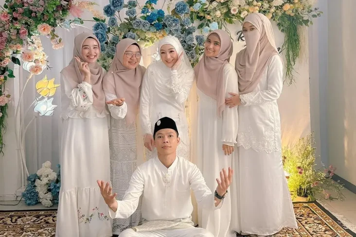 Larissa Chou dan Ikram...