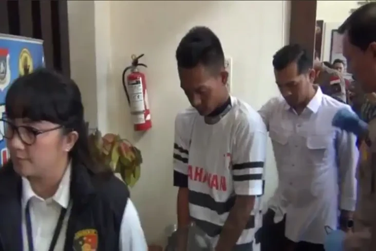 Kabur ke Bekasi, Perampok...