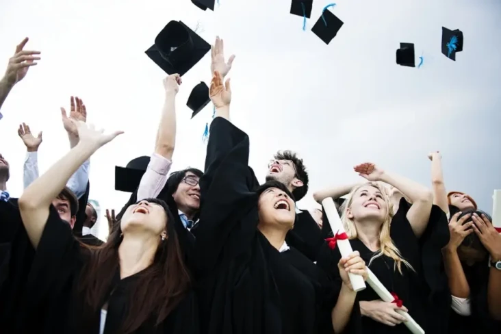 Berapa Lama Kuliah PhD...